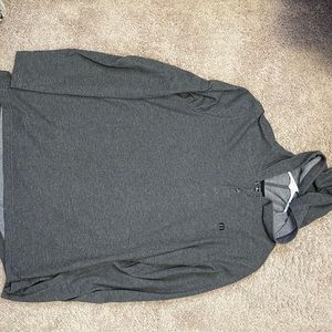 Travis Matthew 2 button long sleeve with hood